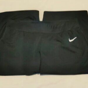 Nike Fit Dry Black Cropped Pants Size Med GUC #M-098
